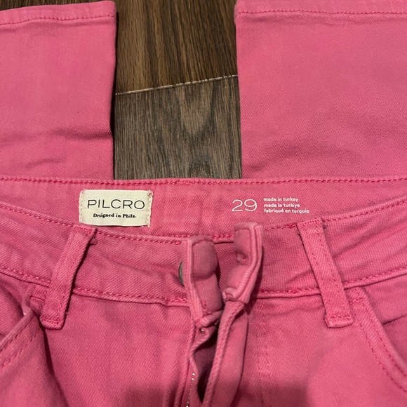 THE YAYA MID-RISE CROP FLARE JEANS BY PILCRO - Picture 3 of 4